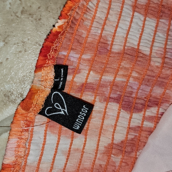 Floral Cropped TankTop - Picture 3 of 4